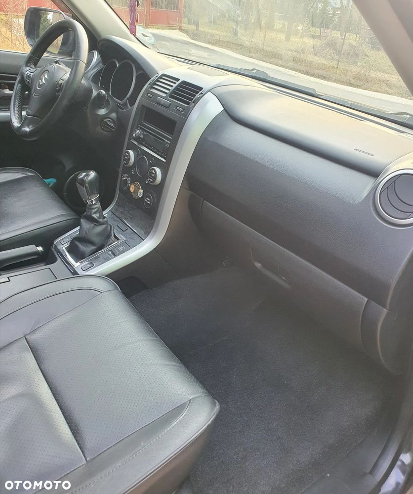 Suzuki Grand Vitara 1.9 DDiS Comfort DPF - 8