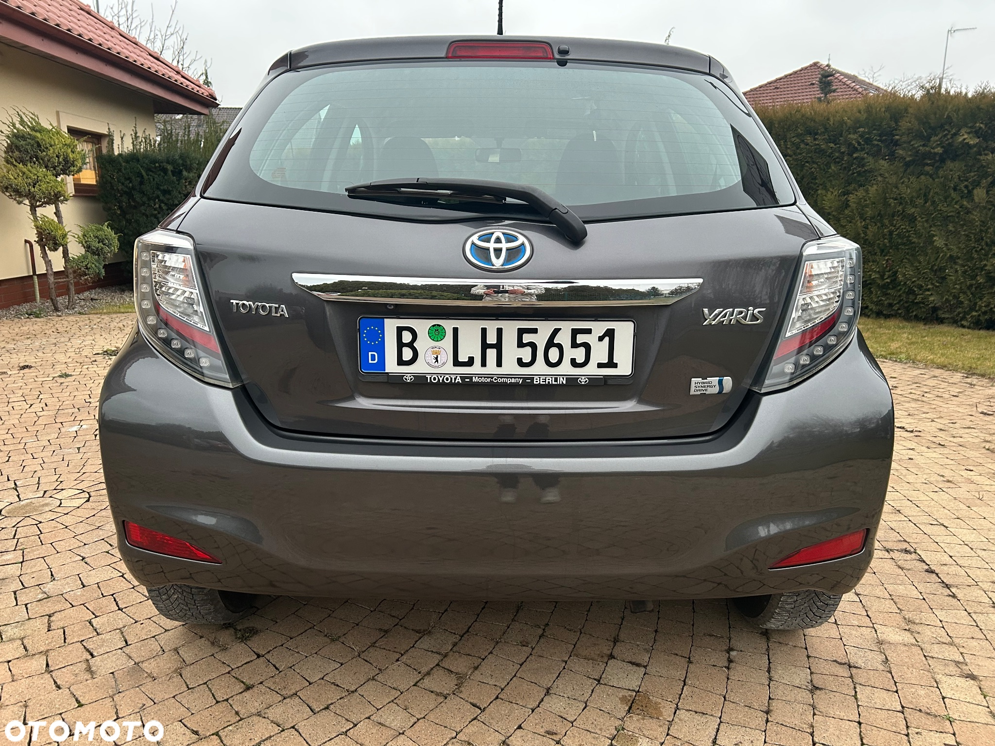 Toyota Yaris Hybrid 100 Active - 19