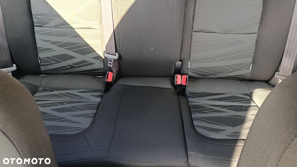 Kia Ceed - 16
