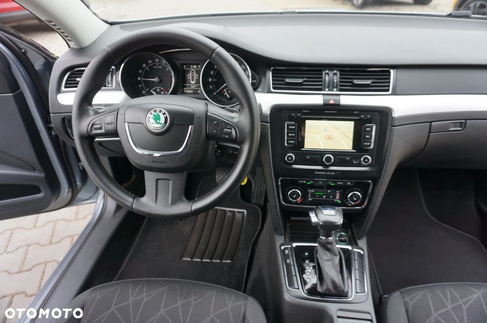 Skoda Superb 2.0 TDI DSG FAMILY - 29