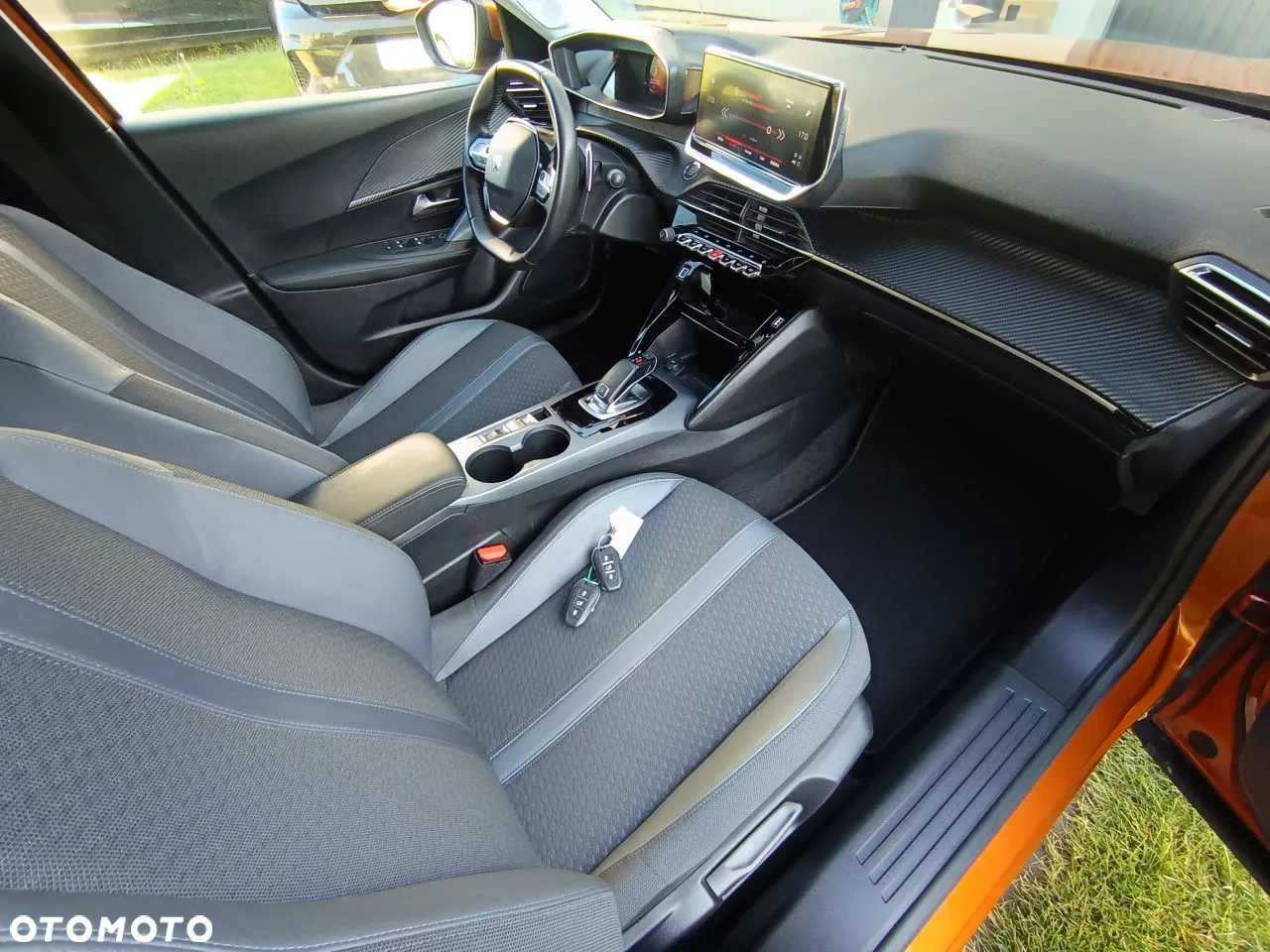 Peugeot 2008 PureTech 130 EAT8 Allure - 18