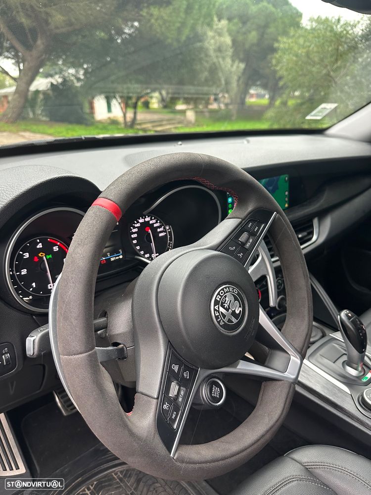 Alfa Romeo Stelvio - 31