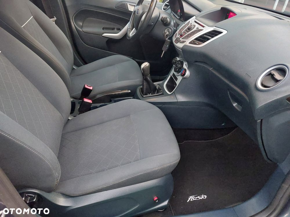 Ford Fiesta - 15