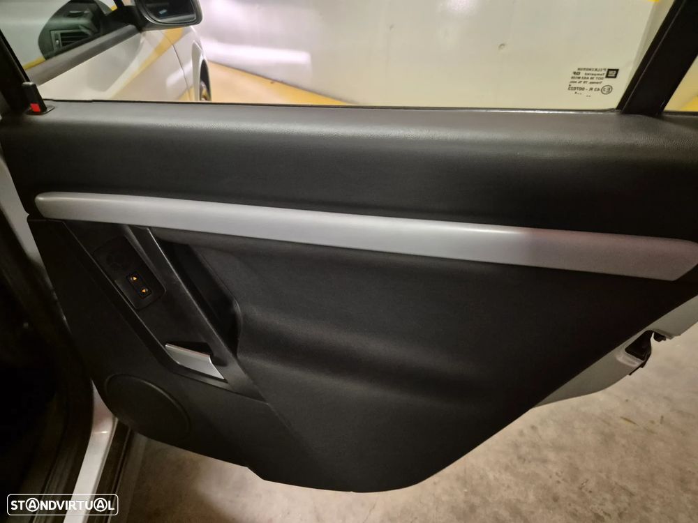 Opel Vectra 1.9 CDTi Elegance - 28