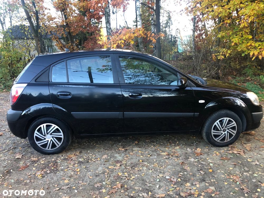 Kia Rio - 12