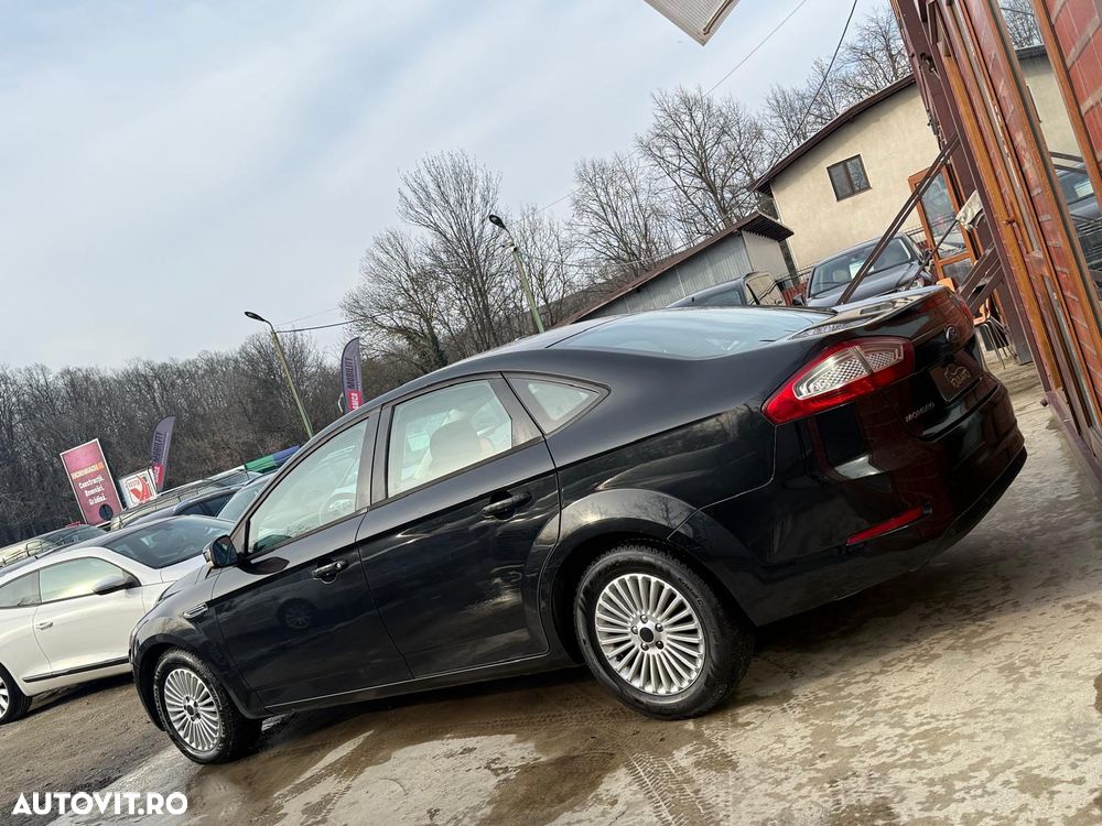 Ford Mondeo - 36
