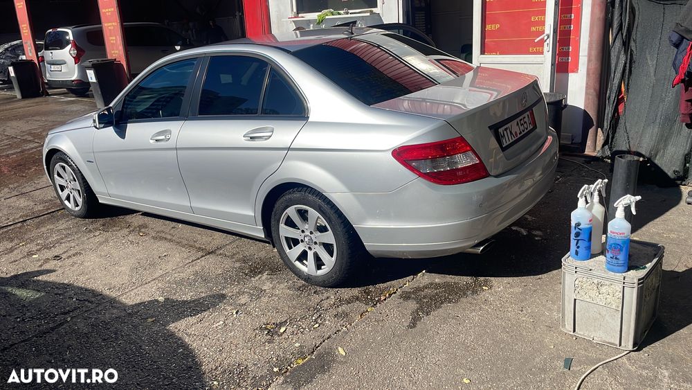 Mercedes-Benz C 200 CGI Automatik BlueEFFICIENCY Elegance - 2