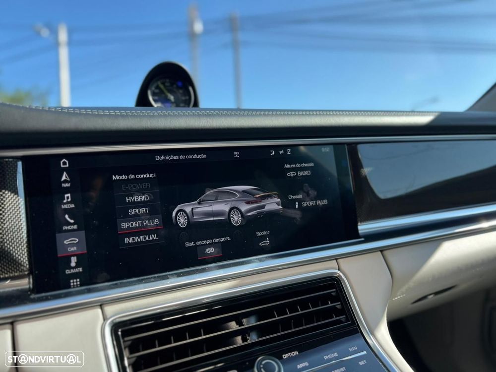 Porsche Panamera 4 E-Hybrid - 12