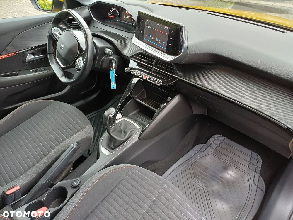 Peugeot 208 - 14