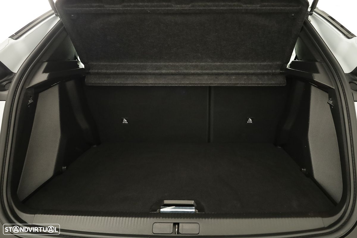 Peugeot 2008 1.2 PureTech Allure - 23