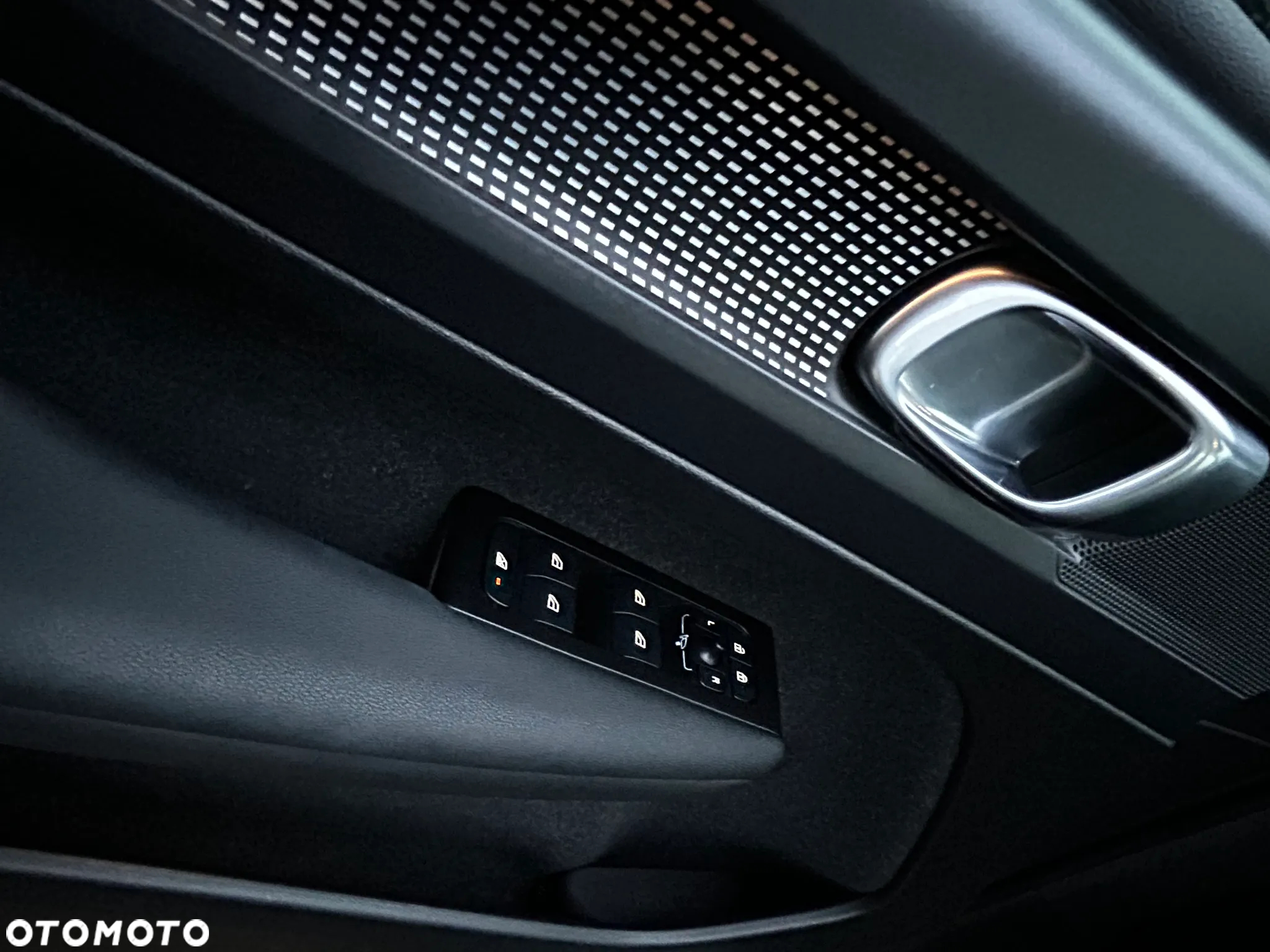 Volvo XC 40 T3 R-Design - 14