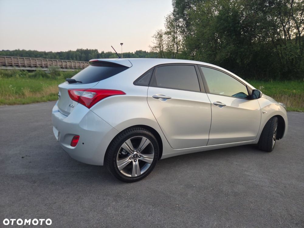 Hyundai i30 1.4 Family+ - 6