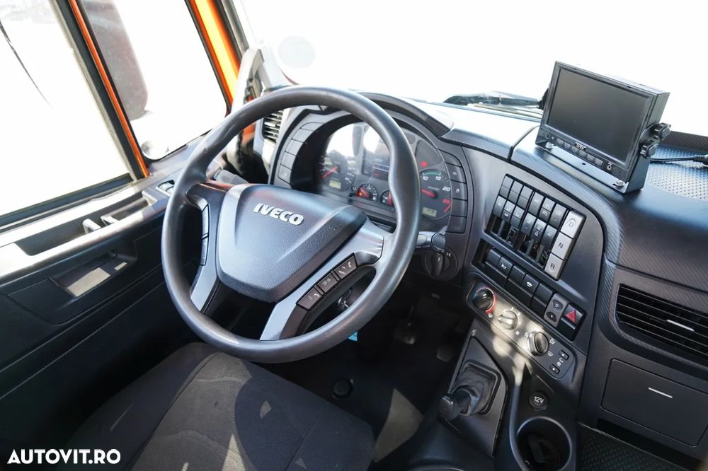 Iveco STRALIS 420 / 6X2 / LIVRARE 6.5m + HDS FASSI. F185 CAPACITATE MAXIMĂ DE ÎNCĂRCARE 5750 KG / RADIOCOMANDĂ / ROTATOARE / ANVELOPE 100% / - 31