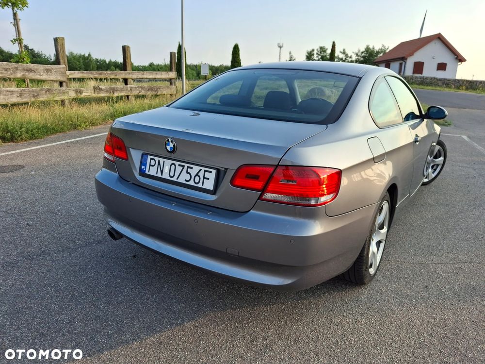 BMW Seria 3 320i - 7