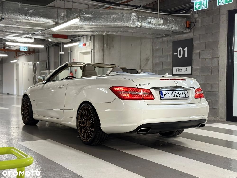Mercedes-Benz Klasa E 500 BlueEFFICIENCY 7G-TRONIC Elegance - 25