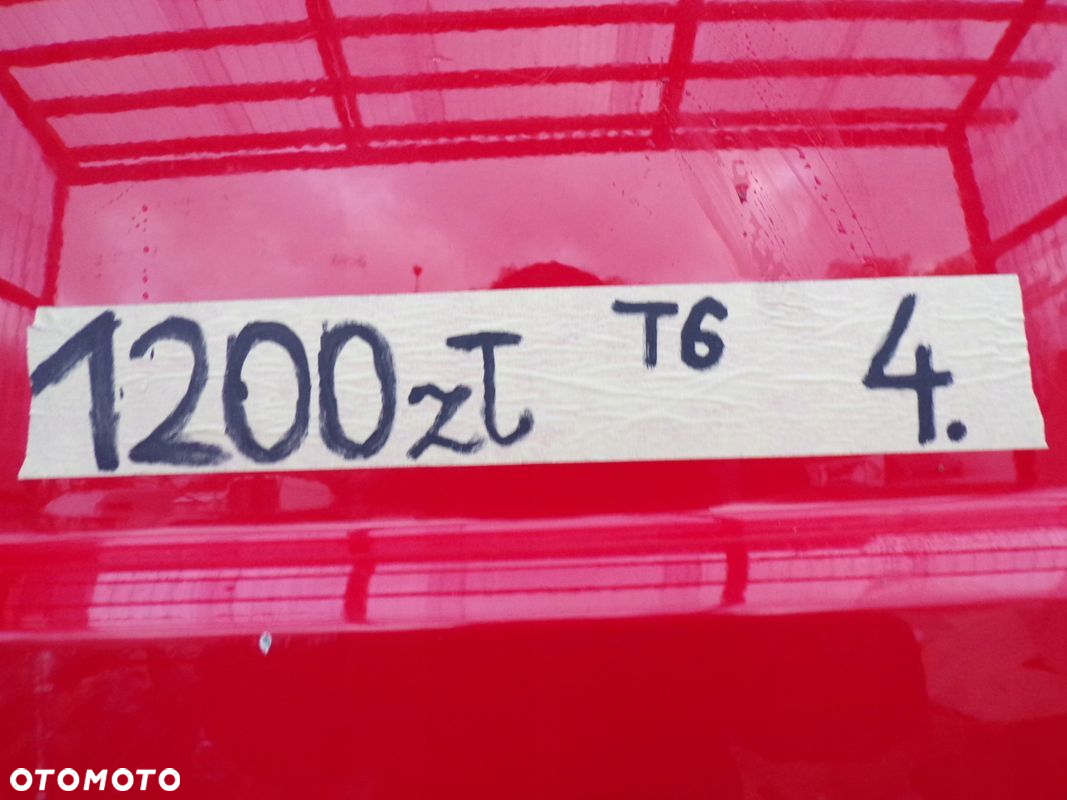 VW T6 TRANSPORTER 15- KLAPA TYLNA PEŁNA CZERWONA - 2