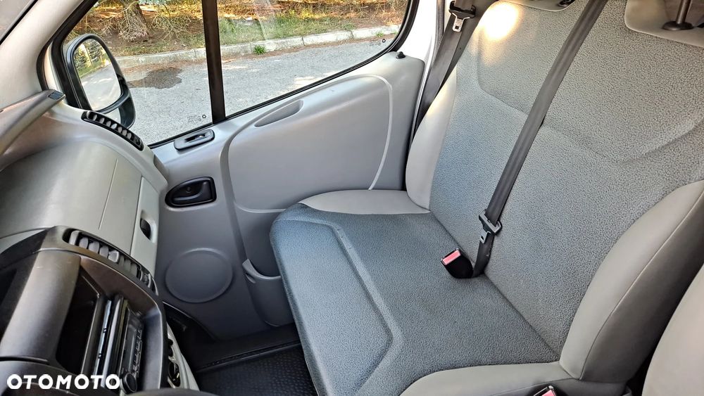 Renault Trafic - 25