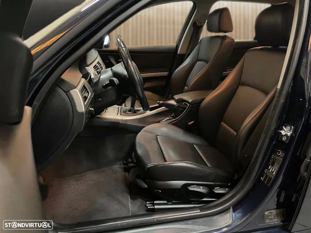 BMW 320 d Exclusive - 16