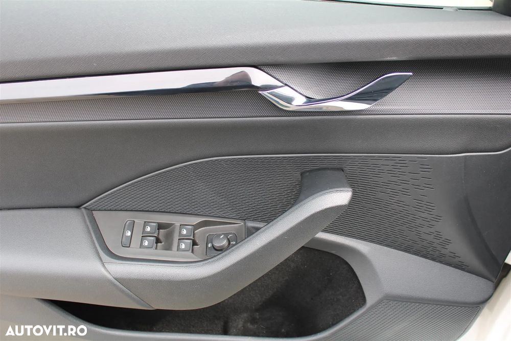 Skoda Octavia 2.0 TDI DSG Ambition - 9