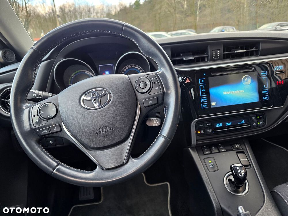 Toyota Auris - 11