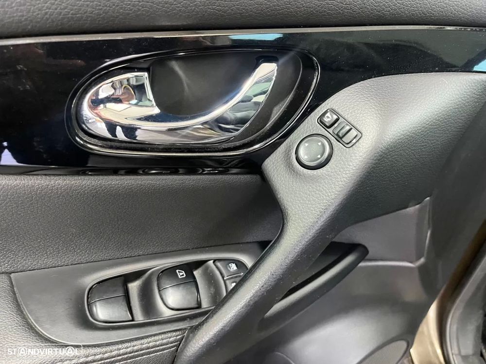 Nissan Qashqai 1.5 dCi Tekna Premium 17 - 21