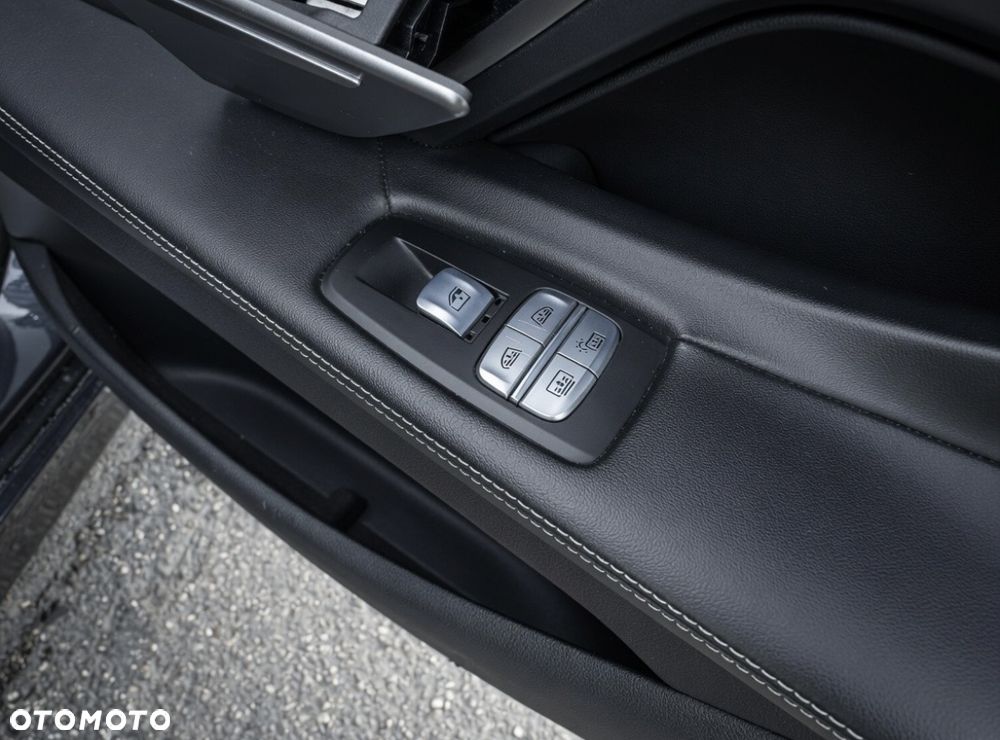 BMW Seria 7 740Li - 12