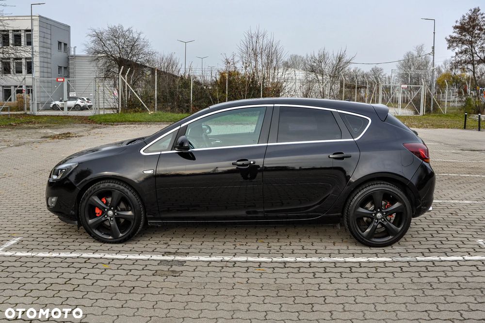 Opel Astra 1.6 Turbo Edition - 2
