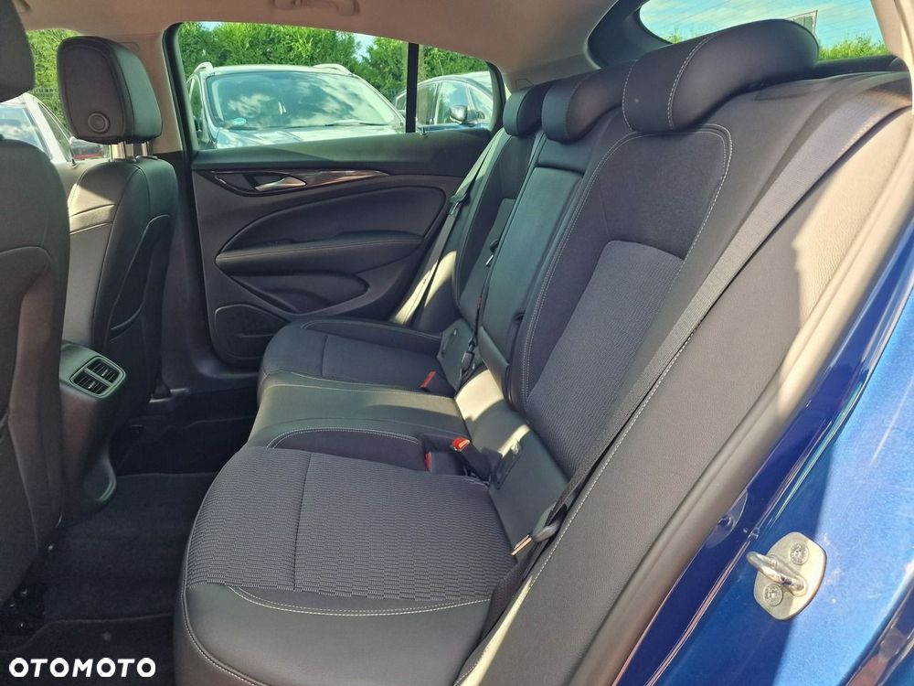 Opel Insignia - 16