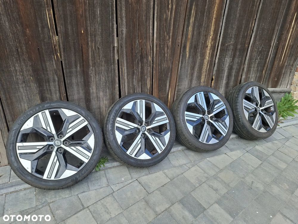 FELGI ALUMINIOWE KOŁA RENAULT MEGANE V E-TECH 20x7j OPONY 22r Ładne 5x114.3 - 12
