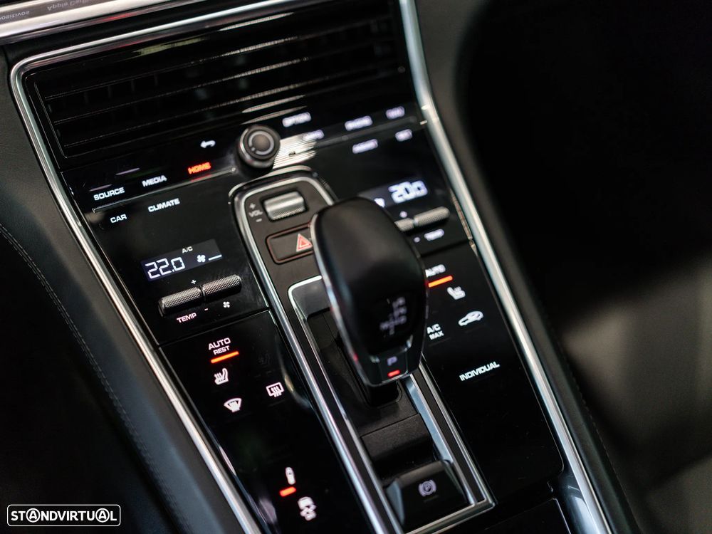 Porsche Panamera Sport Turismo 4 E-Hybrid Platinum Edition - 43