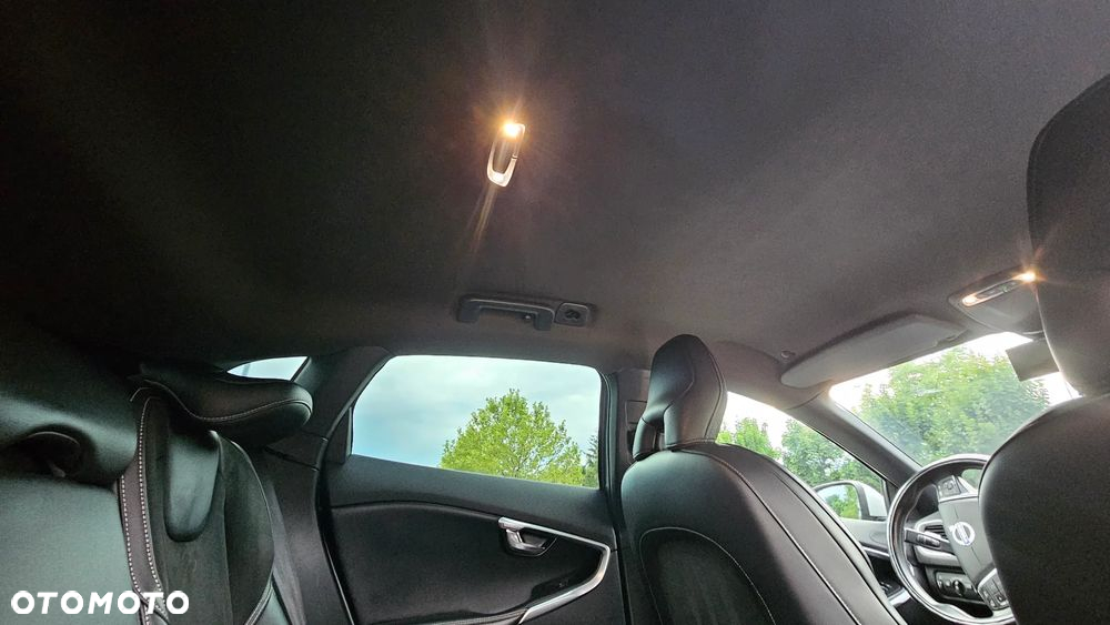 Volvo V40 D2 Geartronic RDesign - 11