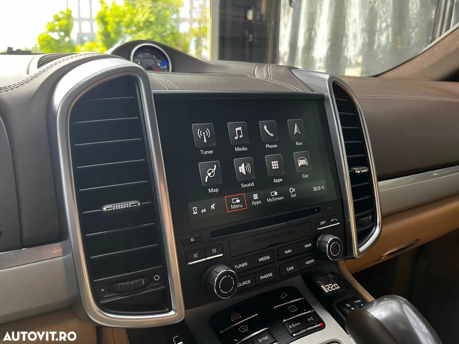 Porsche Cayenne 3.0 L - 10