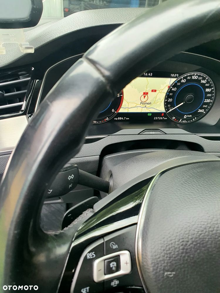 Volkswagen Passat - 29