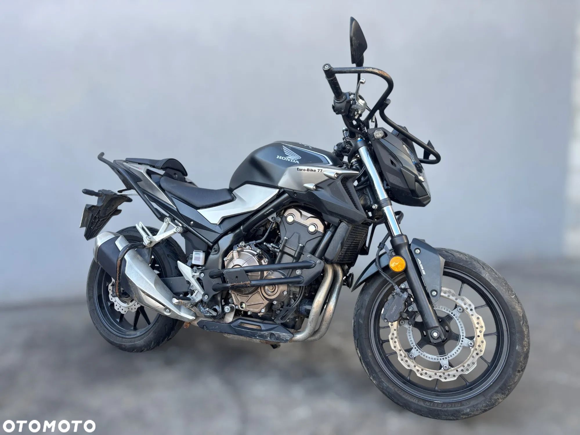 Honda CB - 1
