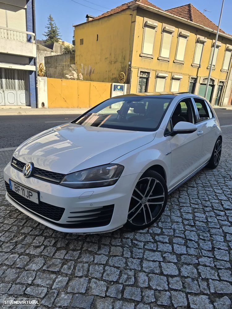 VW Golf - 2