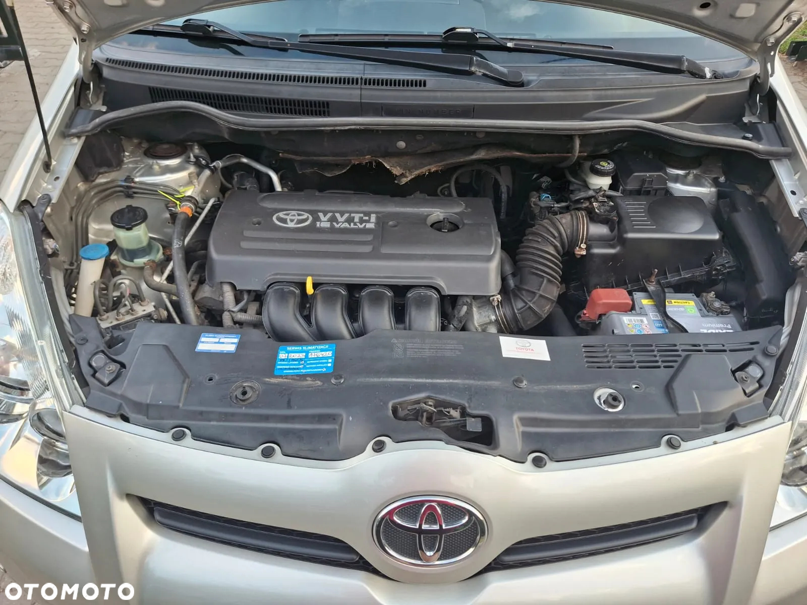 Toyota Corolla Verso 1.8 Premium + - 17