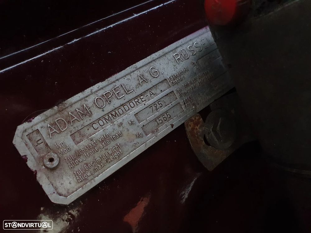 Opel Commodore 2500 4 door Sedan - 16