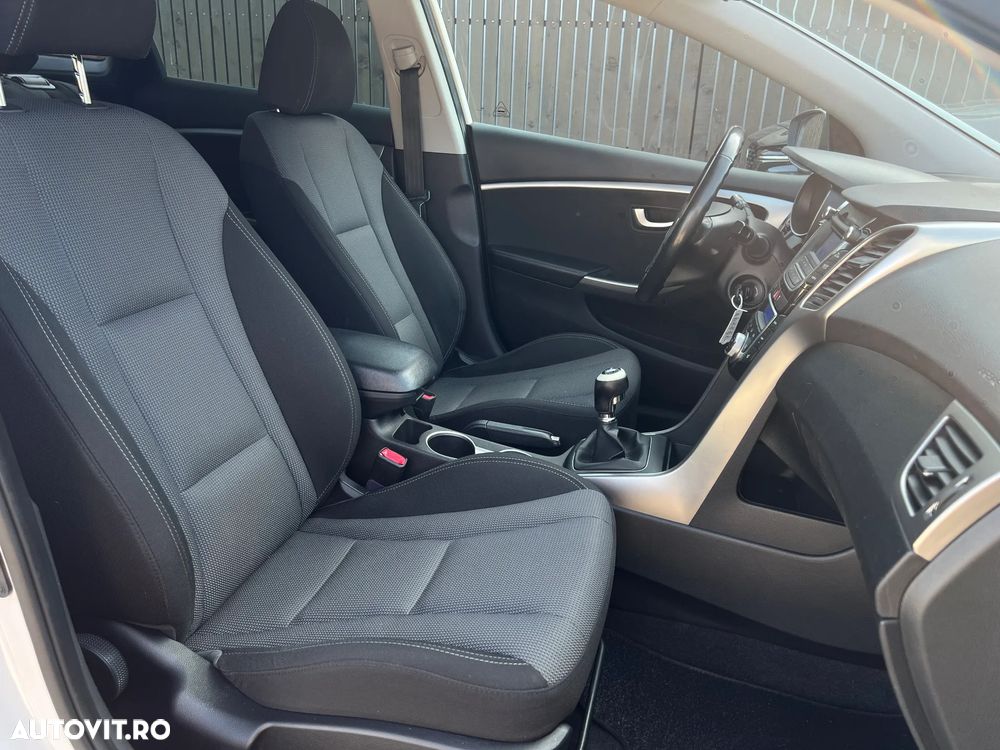 Hyundai i30 i30cw 1.6 CRDi Style - 7