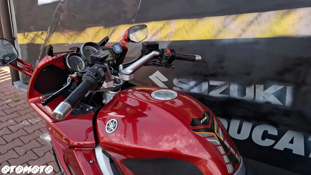 Yamaha FJR - 17