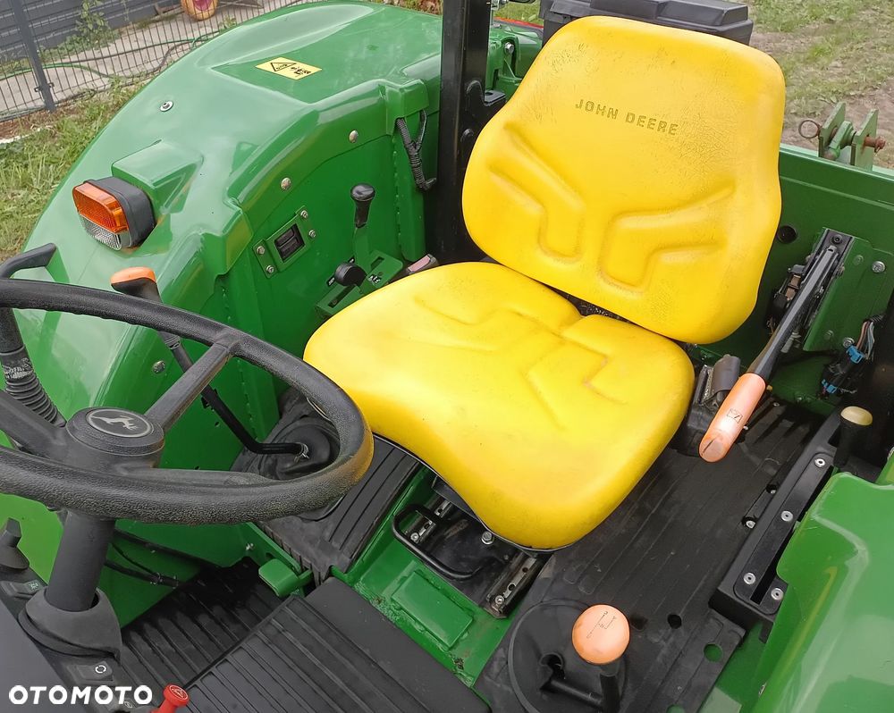 John Deere 5050E - 7