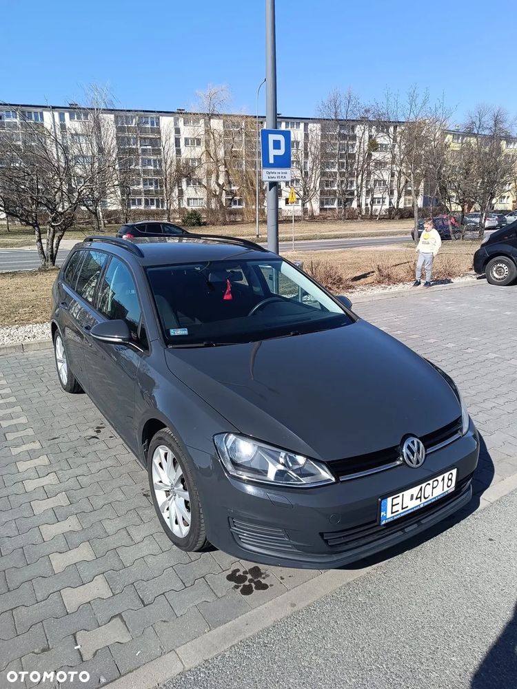 Volkswagen Golf - 1