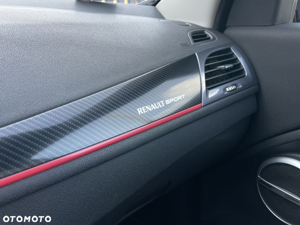 Renault Megane TCe 180 GT - 13