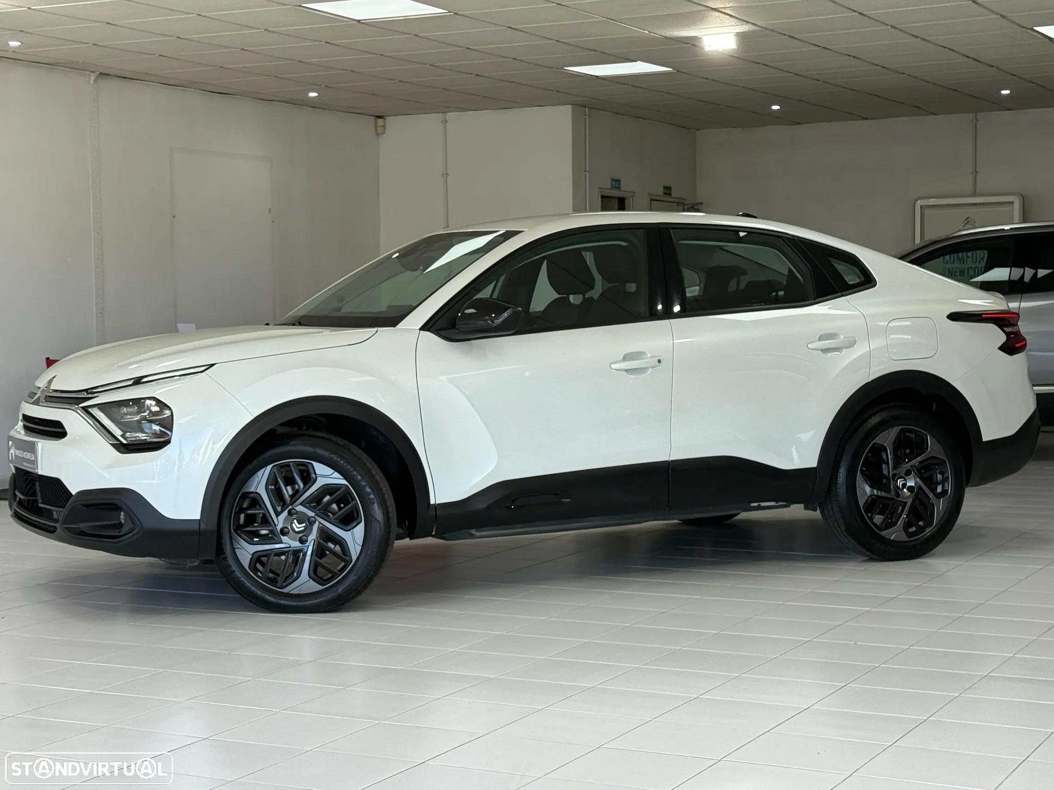 Citroën C4 X 1.2 PureTech Plus EAT8 - 12