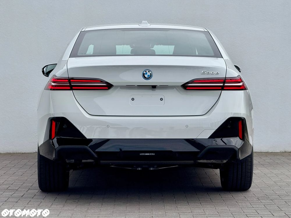 BMW Seria 5 530e M Sport sport - 11