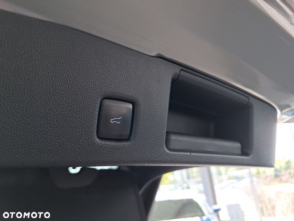Ford Kuga 2.5 FHEV FWD ST-Line - 17