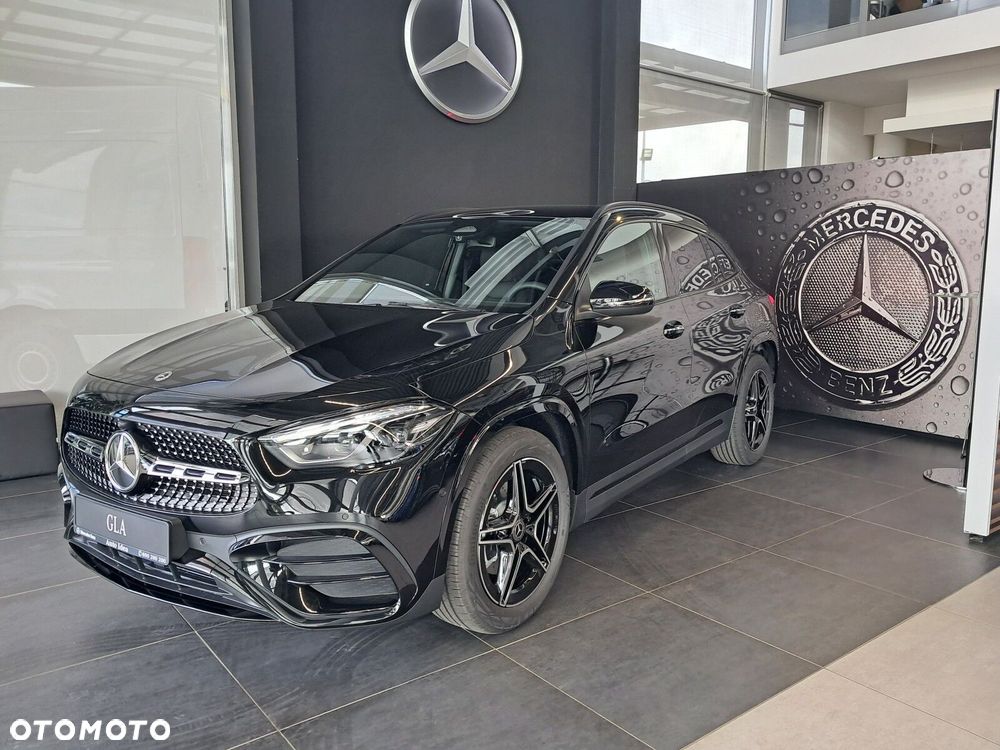 Mercedes-Benz GLA - 15