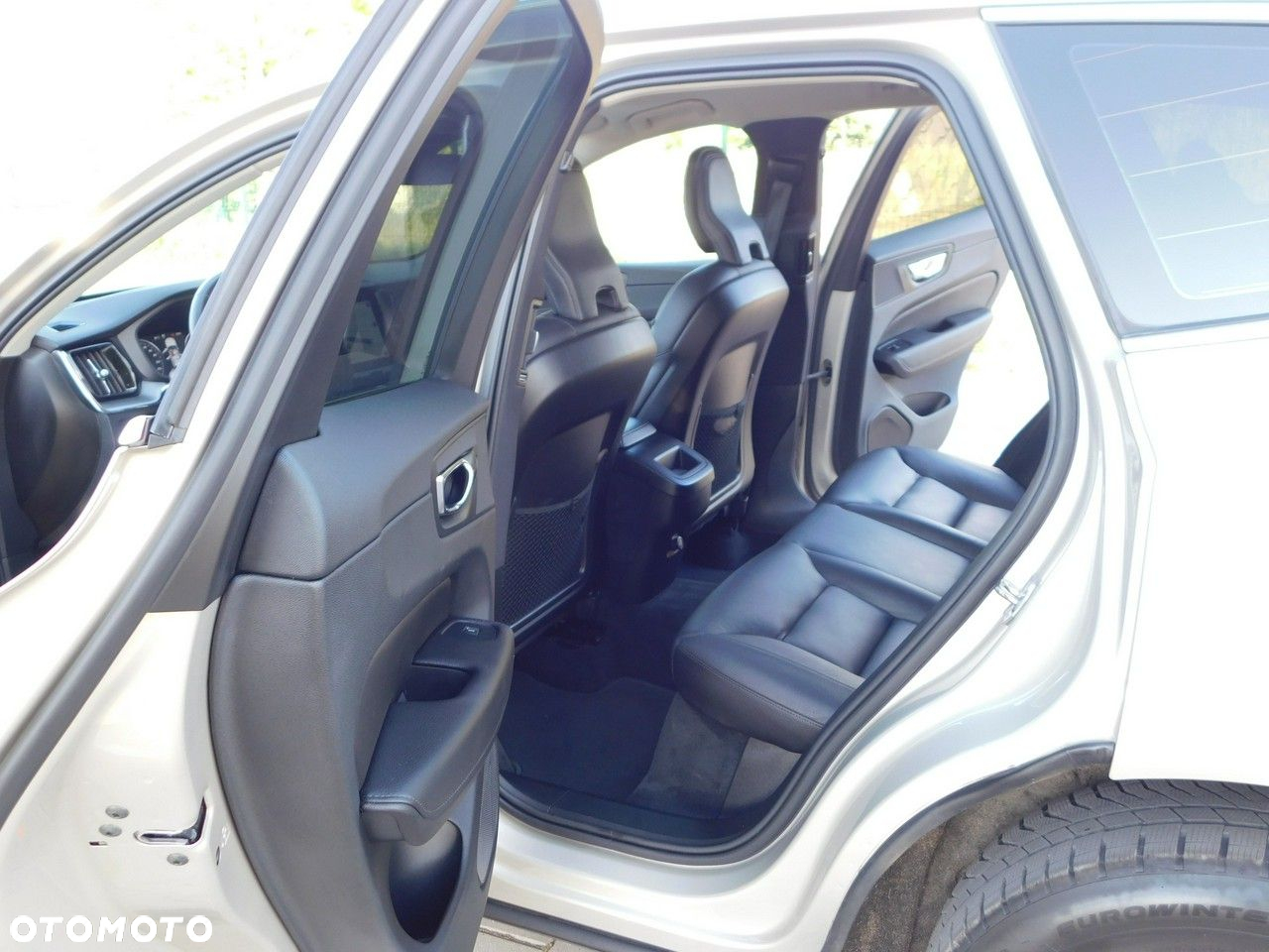 Volvo XC 60 D4 AWD Momentum Pro - 18