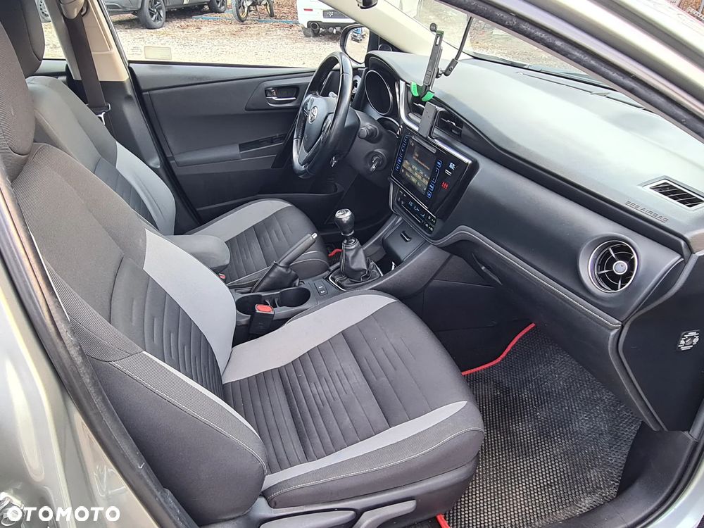 Toyota Auris - 31