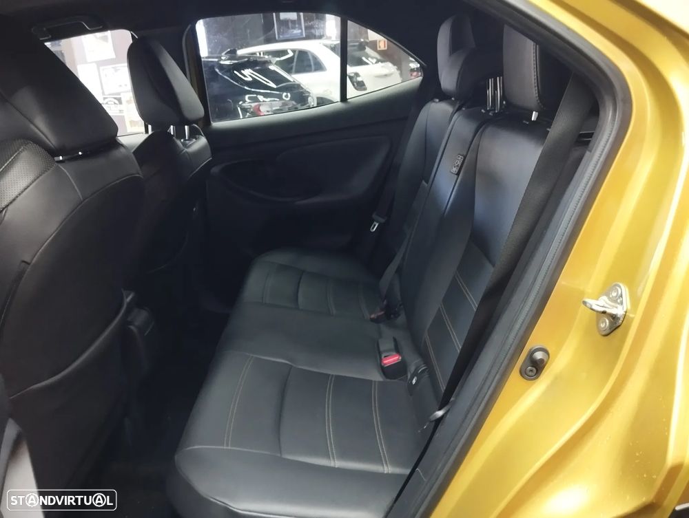 Toyota Yaris Cross 1.5 HDF Premiere Edition - 16