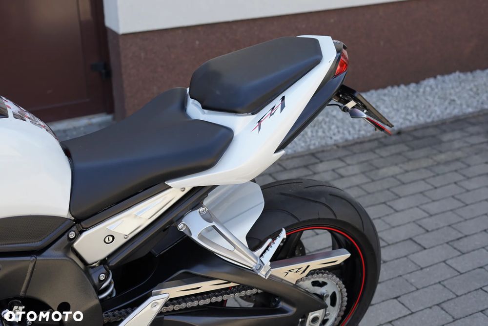Yamaha FZ - 25